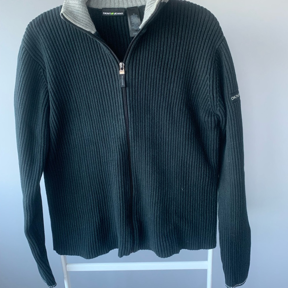 Like New Men’s Sweater DKNYC